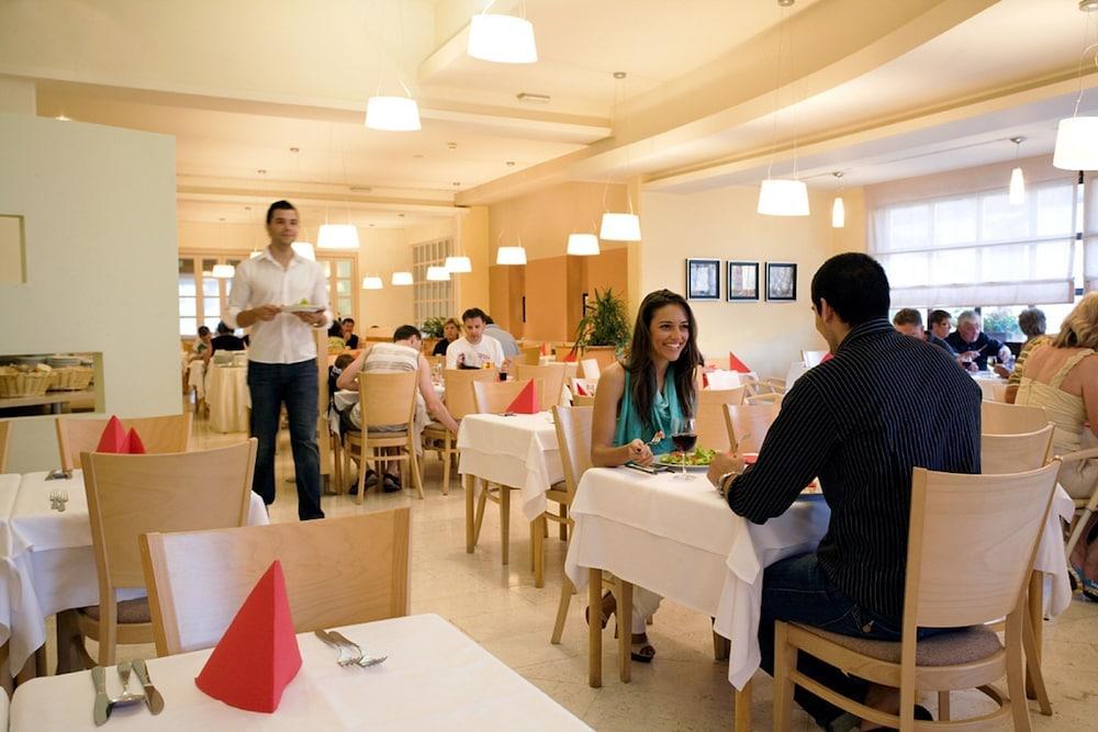 Miramar Sunny Hotel By Valamar Rabac Restaurant billede