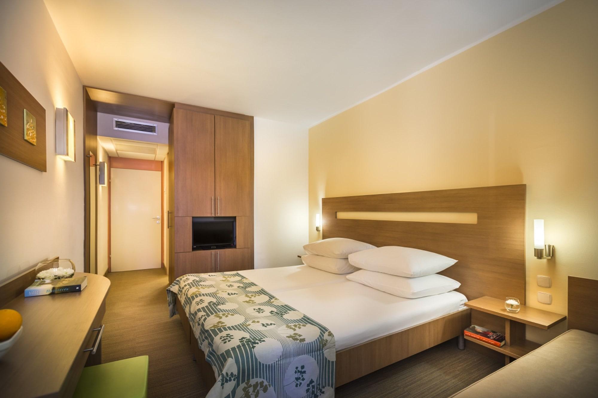 Miramar Sunny Hotel By Valamar Rabac Eksteriør billede