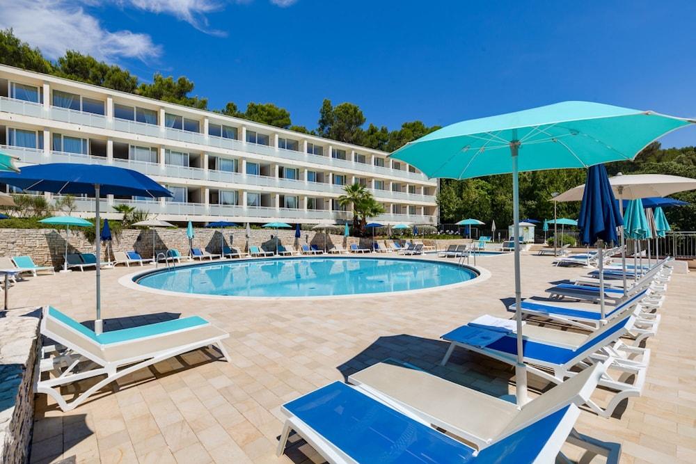 Miramar Sunny Hotel By Valamar Rabac Eksteriør billede