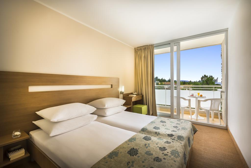 Miramar Sunny Hotel By Valamar Rabac Eksteriør billede